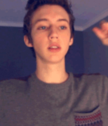 Troye Sivan 5c487bfc5cf97.gif