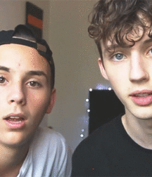 Troye Sivan 5c487c0c272f0.gif