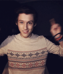Troye Sivan 5c487d92bcd61.gif
