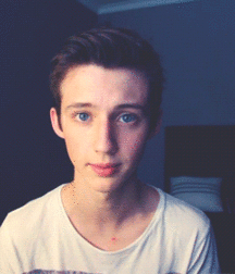 Troye Sivan 5c487dfc4628e.gif