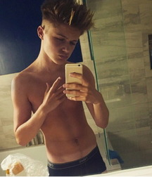 Cute and hot selfies 5caf65105a42f.jpg