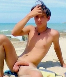 C'mon cute twinks again 5d1544c798f38.jpg