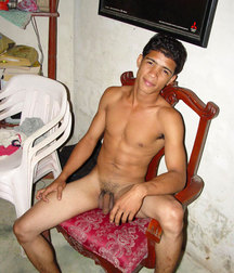 Boys boys boys 5d9fae063feac.jpg