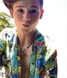 Cute boys mix 5e013fcfdf323.gif