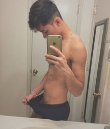 The wonderful world of sexy boys 5e36f932b882e.jpg