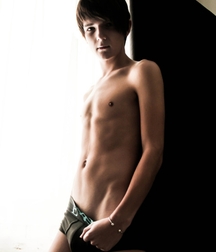 Skinny shirtless teen boys 5ee2800ae57e8.jpg
