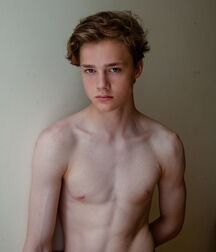 Skinny shirtless teen boys 5ee2808d53848.jpg