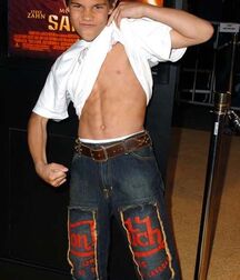 Skinny shirtless teen boys 5ee28097ca4ec.jpg