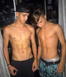 Pretty couples gay tube tender and hot lovers 5f312130b0f61.jpg