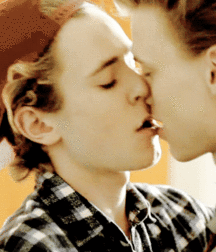 Beauty, humor, tenderness, love, kisses ... 5f508dc95b823.gif