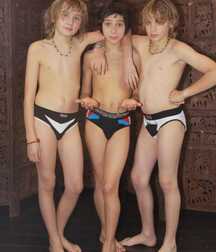 Boys, hugs and complicity gay tube 5fa83e2736728.jpg