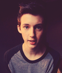 Boys, hugs and complicity gay tube 5fa845988fb48.gif