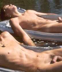 Boys hugs gay tube 2 5fa9bbac0db72.jpg