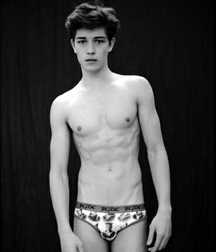 Sexy boys 61ae475b21492.jpg