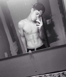 Selfies 19 5b1276d83f48a.jpg