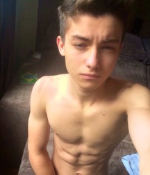 Selfies 19 5b1276de2defc.jpg