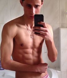 Selfies 19 5b1276e46a3ea.jpg