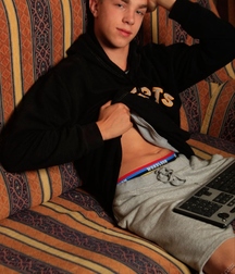 Andrew 5b5ee1cb54536.jpg