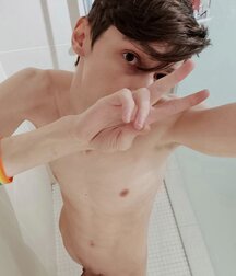 Random Selfies Twink Tube Boys Porn 615356a80215f.jpg