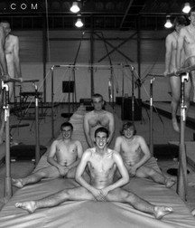 Vintage Gay Boys Pics 1  5ae10e9dbca5b.jpg
