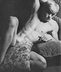 Vintage Gay Boys Pics 1  5ae10ecd6f010.jpg