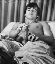 Vintage Gay Boys Pics 1  5ae10fb817423.jpg