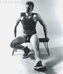 Vintage Gay Boys Pics 1  5ae110e61fde7.jpg