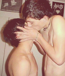 Kissing Plus 5b137beb03367.jpg