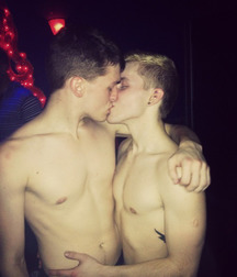 Kissing Plus 5b137bf15def1.jpg