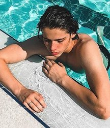 Boys 2 5d98c86dd8660.jpg