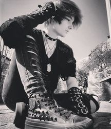 Emo boys 5d9ba43940a84.jpg