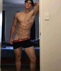 Twinks love shirtless boys 5e39a9a1631d1.jpg
