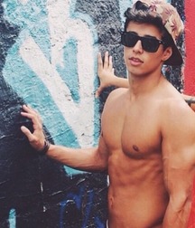 Gorgeous guys... 5b0f1e0504e36.jpg