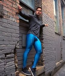 Gorgeous guys... 5b0f1e1adb692.jpg