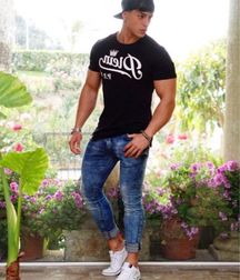 Gorgeous guys... 5b0f1e1d49518.jpg