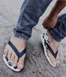 Kev04 Twinks Feet Cocks 5b12e65008606.jpeg