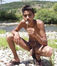 Kev61 Twinks Cocks Feet 5c1035e00e15d.jpeg