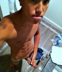 Kev70 Twinks Cocks Feet 5c16e160d1133.jpeg