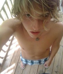 Kev70 Twinks Cocks Feet 5c16e1a712d86.jpeg