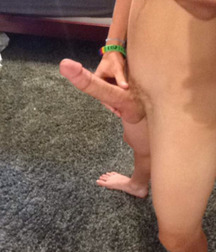 Kev70 Twinks Cocks Feet 5c16e1da86a4b.jpeg