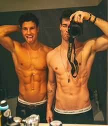 Guys 5c70b3a445a65.jpg