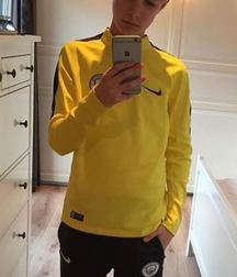 Album 32 5bef9a79a3af4.jpg