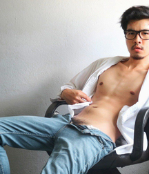 Asian boy 5daaab8b45928.png