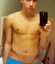 SEXY BOYS 5b2129c3a223c.jpg