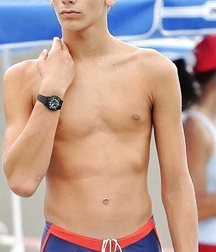 SEXY BOYS 5b212ccb393e6.jpg