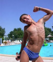 BOYS 5ddc365340ab0.jpg