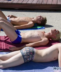 BOYS 5ddc36bd5cdd6.jpg