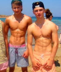 Guys Not Wearing Much 5b0ee5e9ce853.jpg