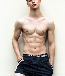 Guys Not Wearing Much 5b0ee5f5cf2c2.jpg