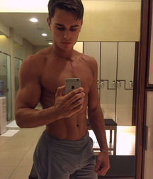 Guys Not Wearing Much 5b0ee6b57b33b.jpg